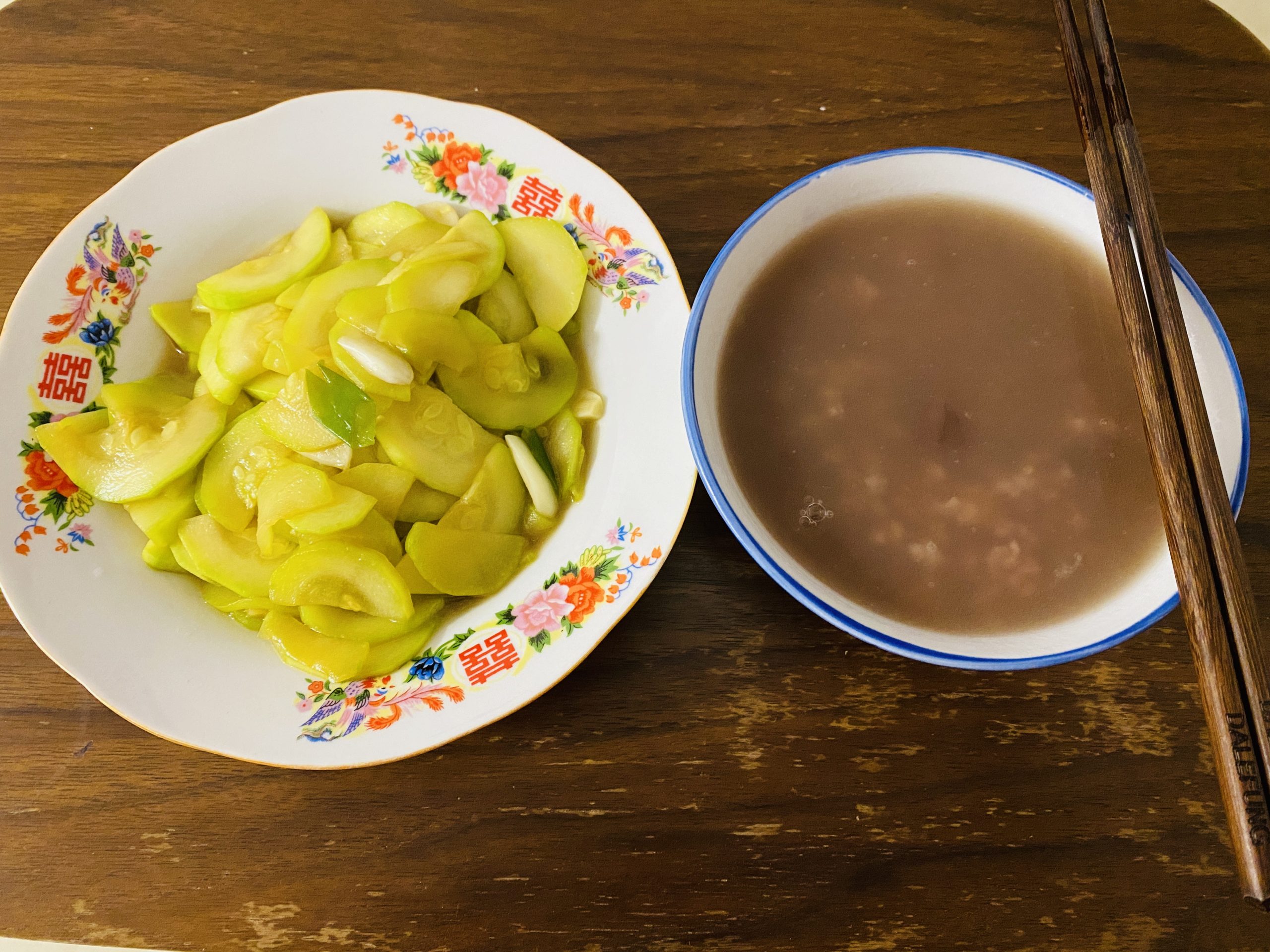 一碗粥一盘菜
